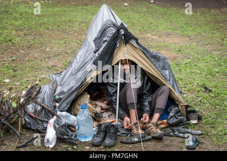 L'Europe, Bosnie, Bihac, 02 Septembre 2018 : dans la ville sur la frontière avec la Croatie le migrants vivent à l'intérieur de tentes recouvertes de plastique en raison de la pluie Banque D'Images
