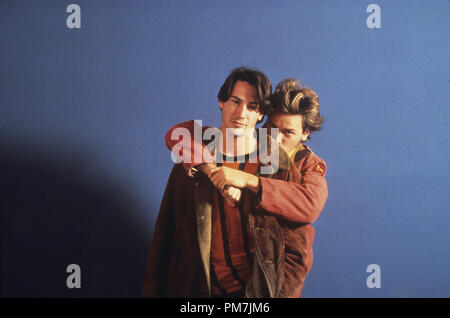 Photo du film de 'My Own Private Idaho" Keanu Reeves, River Phoenix © 1991 New Line Cinema Référence #  31129226THA pour un usage éditorial uniquement - Tous droits réservés Banque D'Images