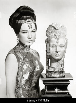 Shirley MacLaine, vers 1960. Référence #  31202 Fichier 362THA Banque D'Images