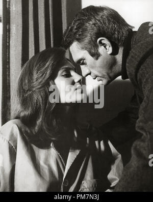 Steve McQueen et Jacqueline Bisset ''Bullitt' 1968 Warner de référence de dossier 31202 664THA Banque D'Images