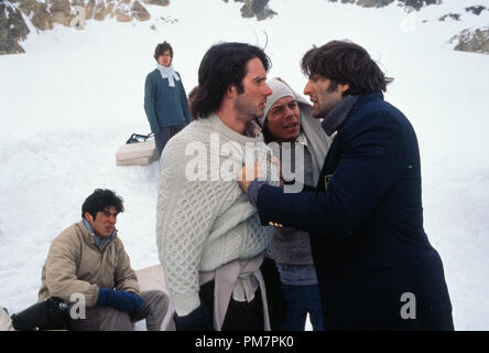 Photo du film / publicité encore de 'vivants' Danny Nucci, Josh Hamilton, Vincent Spano © 1993 Touchstone Pictures Crédit photo : Doug Curran Référence de fichier #  31371430THA pour un usage éditorial uniquement Tous droits réservés Banque D'Images