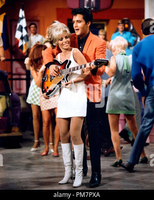 Studio publicité Still : 'Speedway' Nancy Sinatra, Elvis Presley 1968 MGM référence du fichier 31386 1065THA Banque D'Images