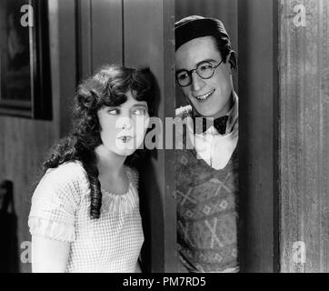 Publicité studio encore : Harold Lloyd, Jobyna Ralston,'l' étudiant de 1925, Dossier de référence #  31386 1242THA Banque D'Images