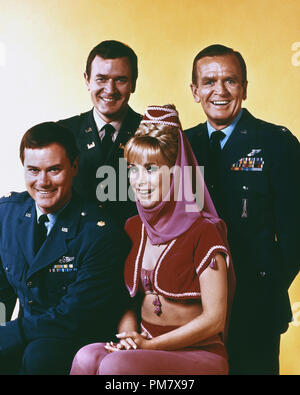 Publicité studio de toujours 'Je rêve de Jeannie' Barbara Eden, Larry Hagman, Bill Daily, Hayden Rorke vers 1966 référence #  31537 627THA Banque D'Images