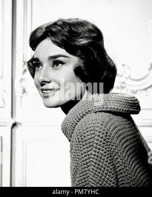 (Archivage classique du cinéma - Audrey Hepburn rétrospective) Audrey Hepburn, 'l'amour dans l'après-midi 1957 Allied Artists référence #  31569 025THA Banque D'Images