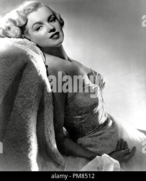 (Archivage classique du cinéma - Marilyn Monroe) Rétrospective 'All About Eve' Marilyn Monroe 1950 20th Century Fox Cinema Publishers Collection de référence de dossier 31479 047THA Banque D'Images
