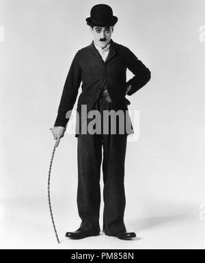 Photo du film ou encore la publicité de 'Chaplin' Robert Downey Jr. © 1992 Tous droits réservés Tri-Star référence #  31487 Fichier 046THA pour un usage éditorial uniquement Banque D'Images