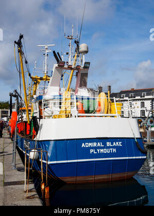 Faisceau Plymouth trawler Admiral Blake amarrée le long du Barbican Plymouth pendant le festival des fruits de mer Banque D'Images