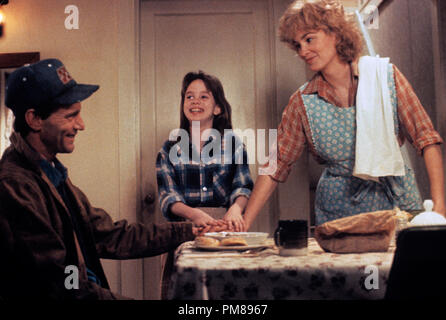 Publicité studio toujours de 'Pays' Sam Shepard, Theresa Graham, Jessica Lange © 1984 Buena Vista Pictures Tous Droits Réservés #  de référence fichier 31706342THA pour un usage éditorial uniquement Banque D'Images