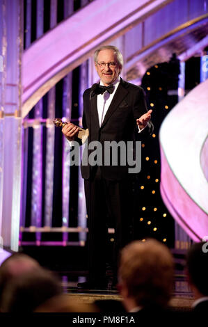 Accepter le Golden Globe du meilleur film d'animation pour "Les Aventures de Tintin" de Steven Spielberg est annuelle à la 69e Golden Globe Awards au Beverly Hilton de Los Angeles, CA le dimanche, Janvier 15, 2012. Banque D'Images