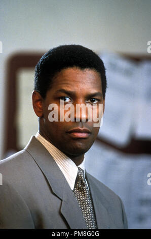 Photo du film / publicité toujours de 'The Pelican Brief' Denzel Washington © 1993 Warner Crédit de photo : Ken Regan Référence #  31371071THA pour un usage éditorial uniquement Tous droits réservés Banque D'Images