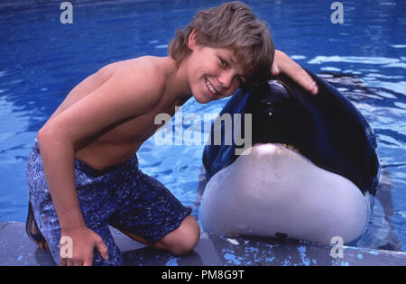 Photo du film / publicité encore de 'Free Willy' Jason James Richter © 1993 Warner Photo Credit : Ron Batzdorff Référence de fichier #  31371298THA pour un usage éditorial uniquement Tous droits réservés Banque D'Images