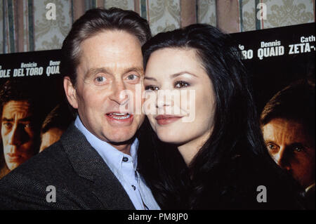 Michael Douglas et Catherine Zeta-Jones au cours de 'Trafic' conférence de presse, 2000 © CCR /Le Hollywood Archive - Tous droits réservés référence #  31515 508 Banque D'Images