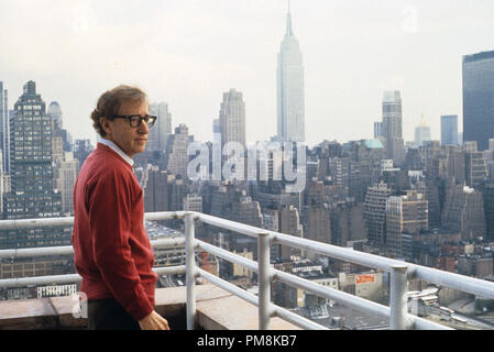 Photo du film ou encore la publicité de 'New York Stories' Woody Allen © 1989 Touchstone Pictures Crédit photo : Brian Hamill Tous Droits Réservés #  de référence fichier 31623081THA pour un usage éditorial uniquement Banque D'Images