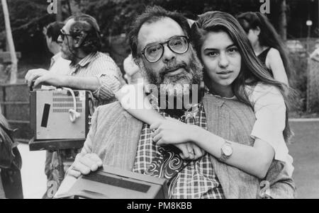 Photo du film ou encore la publicité de 'New York Stories' réalisateur Francis Ford Coppola et sa fille Sofia Coppola © 1989 Tous droits réservés Touchstone Référence de fichier #  31623083THA pour un usage éditorial uniquement Banque D'Images