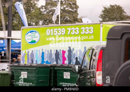 Les bacs de recyclage et la SLDC stand au comté de Westmorland Show, près de Kendal, Cumbria, Royaume-Uni. Banque D'Images