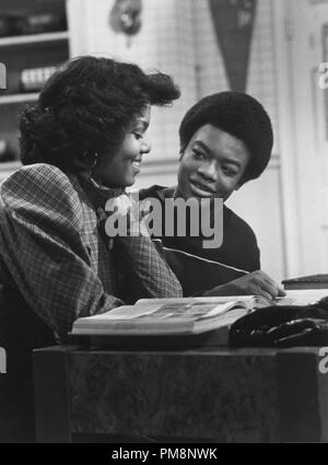 Publicité studio de encore 'diff'rent Strokes' Janet Jackson et Todd Bridges 1982 Tous droits réservés de la référence du fichier #  31710261THA pour un usage éditorial uniquement Banque D'Images