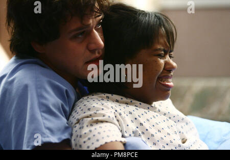 Publicité studio toujours de 'Grey's Anatomy' (saison 2 épisode Nom : Comme nous le savons) T.R. Knight, Chandra Wilson 2006 Crédit photo : Scott Garfield Banque D'Images