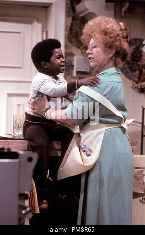 Publicité studio de encore 'diff'rent Strokes' Gary Coleman, Charlotte Rae 1981 Tous droits réservés de la référence du fichier #  31713159THA pour un usage éditorial uniquement Banque D'Images