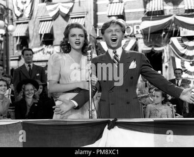 Studio publicité Still : Judy Garland et Mickey Rooney circa 1940 référence du fichier # 32039 100THA Banque D'Images