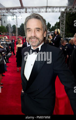 Nommé pour la MEILLEURE PERFORMANCE PAR UN ACTEUR DANS UNE SÉRIE TÉLÉVISÉE - Drame pour son rôle dans "Les Borgias" (Showtime), l'acteur Jeremy Irons assiste à la 69e assemblée annuelle Golden Globes Awards au Beverly Hilton de Los Angeles, CA le dimanche, Janvier 15, 2012. Banque D'Images