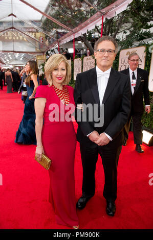 Nommé pour la MEILLEURE PERFORMANCE PAR UN ACTEUR DANS UN RÔLE DE SOUTIEN DANS UN FILM pour son rôle dans "Drive", l'acteur Albert Brooks et assister à la 69e assemblée annuelle des Golden Globe Awards au Beverly Hilton de Los Angeles, CA le dimanche, Janvier 15, 2012. Banque D'Images