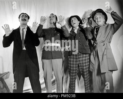 Les frères Marx, Groucho, Chico et Harpo, Saint Michel, 'Duck soup' 1933 MGM Référence de dossier #  31537 074 Banque D'Images
