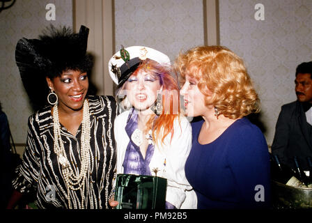 Patti Labelle, Cyndi Lauper et Bette Midler, 1985). Référence #  31537 Fichier 165THA © CCR /Le Archive-All Hollywood Droits Réservés Banque D'Images