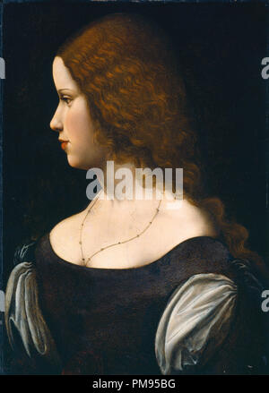 Portrait d'une jeune femme. En date du : ch. 1500. Dimensions : hors tout : 47,3 x 34,3 cm (18 5/8 x 13 1/2 in.) Encadré : 67,3 x 53,8 x 7,6 cm (26 1/2 x 21 3/16 x 3 in.). Médium : Huile sur panneau transférée à panneaux durs. Musée : National Gallery of Art, Washington DC. Auteur : disciple de Léonard de Vinci. Banque D'Images