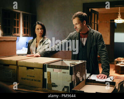 Lucy Liu et Jonny Lee Miller de la série TV ELEMENTARY Banque D'Images