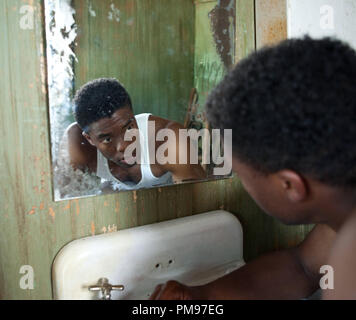 CHADWICK BOSEMAN comme Jackie Robinson de Warner Bros Pictures et Legendary Pictures, le théâtre "42", un communiqué de Warner Bros Pictures. Banque D'Images