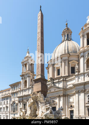 Sant'Agnese in Agone & Fontana dei Quattro Fiumi, Piazza Navona, Rome, Italie Banque D'Images