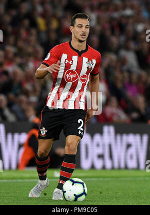 Southampton, UK. 17 septembre 2018. Cedric Soares de Southampton - Southampton v Brighton & Hove Albion, Premier League, St Mary's Stadium, Southampton - 17 septembre 2018 compris ceux énumérés comme 'live' Crédit : Richard Calver/Alamy Live News Crédit : Richard Calver/Alamy Live News Banque D'Images