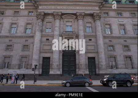 Buenos Aires, Buenos Aires, Argentine. 17 Sep, 2018. La façade de la Banque nationale de l'Argentine (Banco Nacion), situé en face de la Casa Rosada (Palais présidentiel), les services fédéraux de renseignements (AFI) et la Place de Mai Crédit : Patricio Murphy/ZUMA/Alamy Fil Live News Banque D'Images