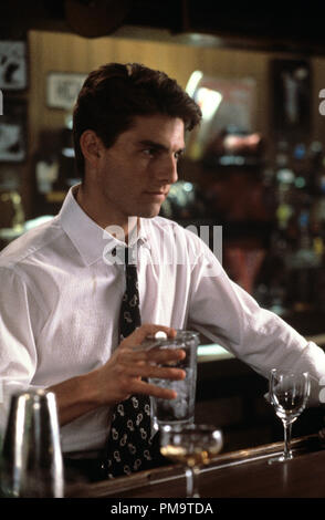 Publicité studio de toujours 'cocktail' Tom Cruise © 1988 Tous droits réservés Touchstone Référence de fichier #  31694270THA pour un usage éditorial uniquement Banque D'Images