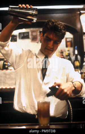 Publicité studio de toujours 'cocktail' Tom Cruise © 1988 Tous droits réservés Touchstone Référence de fichier #  31694271THA pour un usage éditorial uniquement Banque D'Images