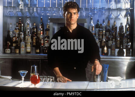 Publicité studio de toujours 'cocktail' Tom Cruise © 1988 Tous droits réservés Touchstone Référence de fichier #  31694272THA pour un usage éditorial uniquement Banque D'Images