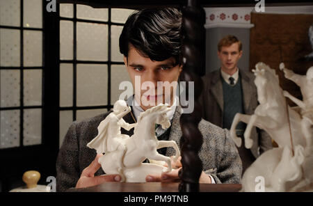 (L-r) BEN WHISHAW que Robert Frobisher et JAMES D'ARCY comme jeune Rufus dans le Siobhán Tierney drame épique "CLOUD ATLAS", distribué au Canada par Warner Bros Pictures et dans certains territoires internationaux. Banque D'Images