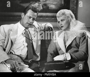 Studio publicité Still : 'Born Yesterday' William Holden, Judy Holliday 1950 Columbia référence du dossier 31780 030THA Banque D'Images