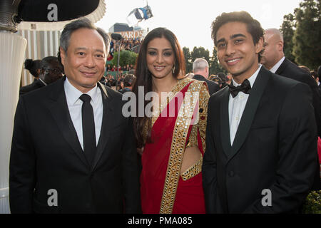 Nominé pour le Meilleur Réalisateur - MOTION PICTURE pour "LIFE OF PI" d'Ang Lee, directeur, et acteurs Tabu et Amitabh Bachchan assister à la 70e assemblée annuelle Golden Globe Awards au Beverly Hilton de Los Angeles, CA le dimanche, Janvier 13, 2013. Banque D'Images