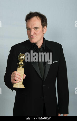 Après avoir remporté la catégorie du meilleur scénario - MOTION PICTURE pour "DJANGO UNCHAINED", de Quentin Tarantino pose des coulisses de la salle de presse avec le Golden Globe Award à la 70e assemblée annuelle Golden Globe Awards au Beverly Hilton de Los Angeles, CA le dimanche, Janvier 13, 2013. Banque D'Images