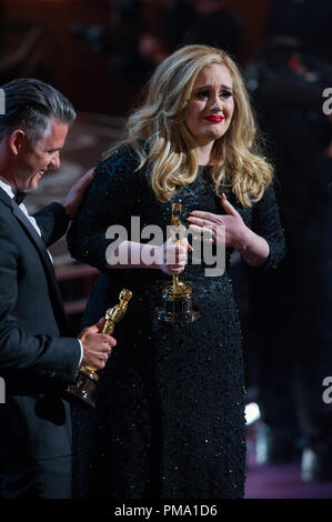 Dans la catégorie de la meilleure musique écrite pour le cinéma (chanson originale), l'Oscar va à "avant mon temps" de "Chasing Ice", musique d'Adele Adkins et Paul Epworth, Lyrics par Adele Adkins et Paul Epworth, au cours de l'ABC en direct de la diffusion réseau Oscars® à partir de la technologie Dolby® Theatre à Hollywood, CA, Dimanche, Février 24, 2013. Banque D'Images