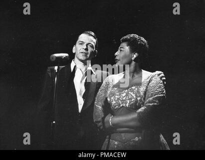 Frank Sinatra et Ella Fitzgerald dans Las Vegas, 1957 © CCR /Le Hollywood Archive - Tous droits réservés référence #  32368 189 THA Banque D'Images