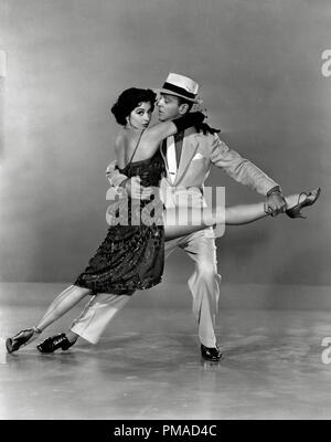 Fred Astaire, Cyd Charisse, 'le chariot de bande', 1953 Référence de dossier MGM 32368 623THA Banque D'Images