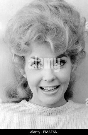 Donna Douglas, de 'la' Beverly Hillbillies, vers 1967 référence #  32509 624THA Banque D'Images