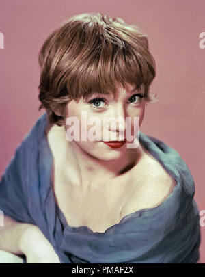 Shirley MacLaine, vers 1960 référence #  32633 199THA Banque D'Images
