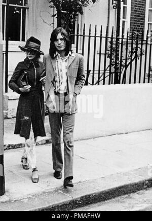 Mick Jagger des Rolling Stones avec sa petite amie Marianne Faithfull, 1969 © CCR /Le Hollywood Archive - Tous droits réservés référence #  32633 633 THA Banque D'Images