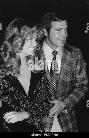 Lee Majors et Farrah Fawcett épouse vers 1975 © CCR /Le Hollywood Archive - Tous droits réservés référence #  32633 719THA Banque D'Images