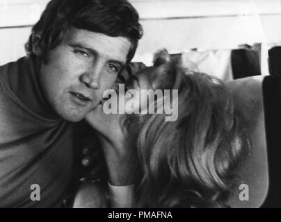 Lee Majors et Farrah Fawcett épouse vers 1975 © CCR /Le Hollywood Archive - Tous droits réservés référence #  32633 721THA Banque D'Images