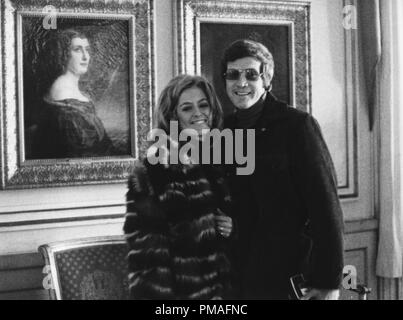 Lee Majors et Farrah Fawcett épouse vers 1973 © CCR /Le Hollywood Archive - Tous droits réservés référence #  32633 723THA Banque D'Images
